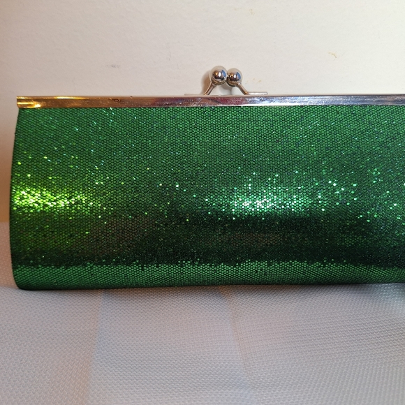 NWT Chi,Chi London " The Emerald Elegance".  Plus size Prom formal size 28. - Picture 11 of 14